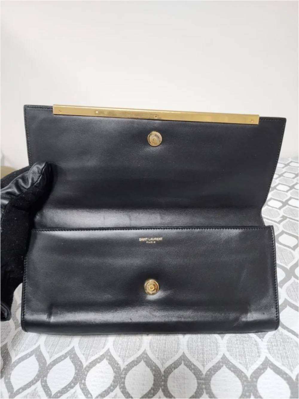 Authentic YVES SAINT LAURENT Smooth Calfskin Leather Lutetia Flap Clutch Bag Bla - Picture 8 of 12